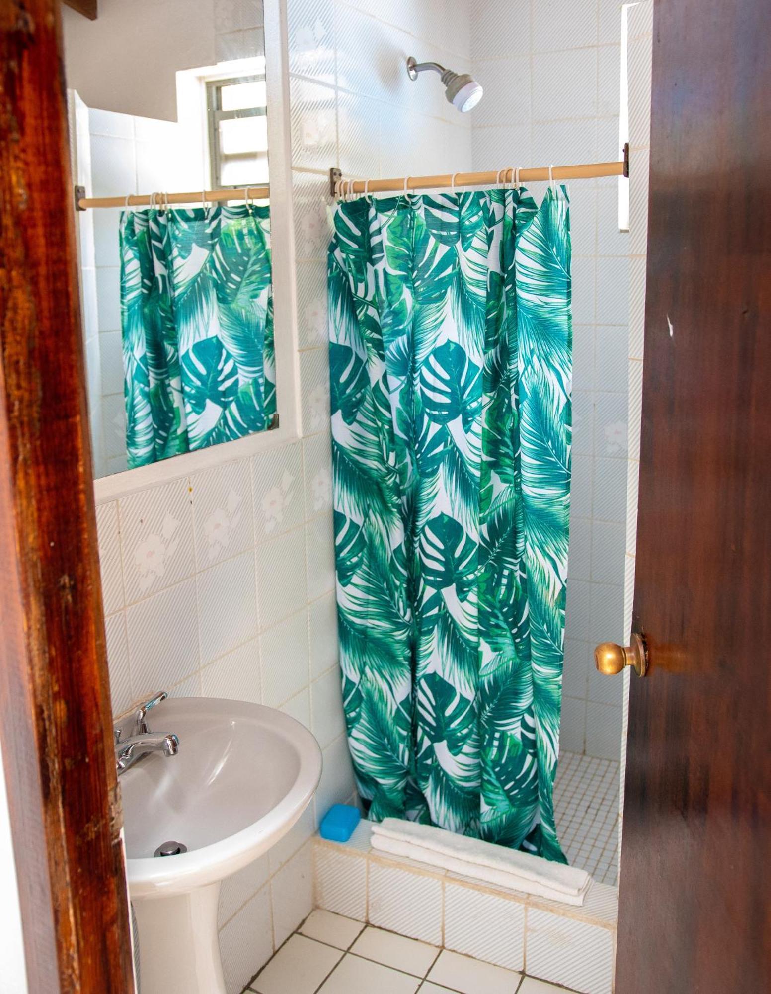 Tropical Breeze Vacation Home And Apartments Gros Islet Zewnętrze zdjęcie