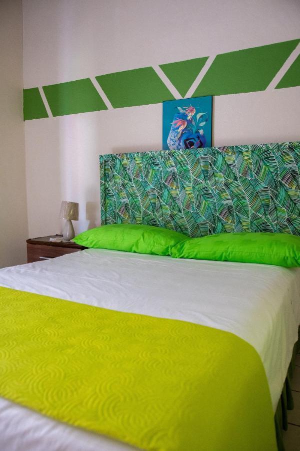Tropical Breeze Vacation Home And Apartments Gros Islet Zewnętrze zdjęcie