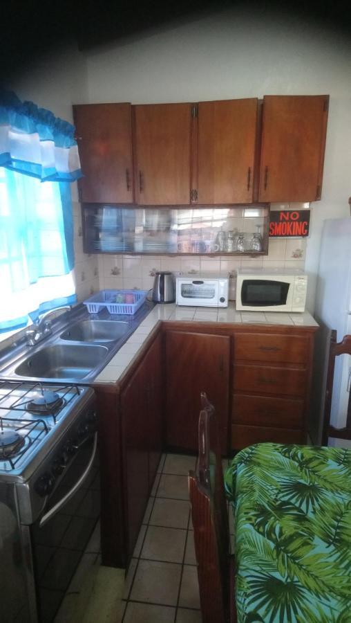 Tropical Breeze Vacation Home And Apartments Gros Islet Zewnętrze zdjęcie